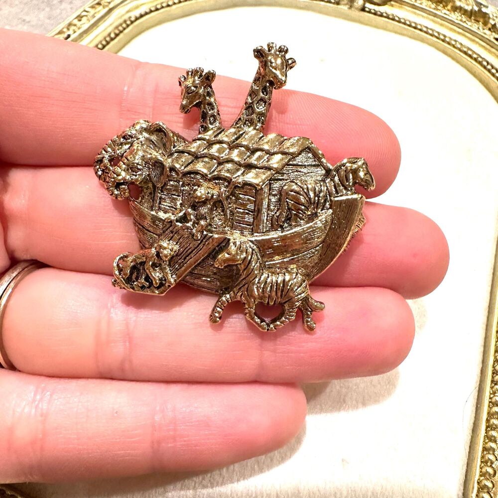 Vintage Jewelry Gold Tone Noah’s Ark Brooch Christian Pin